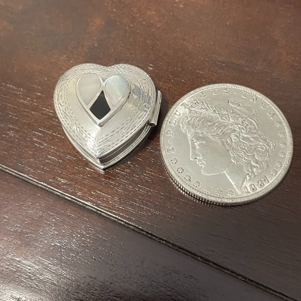 sterling silver heart shaped trinket/pill box